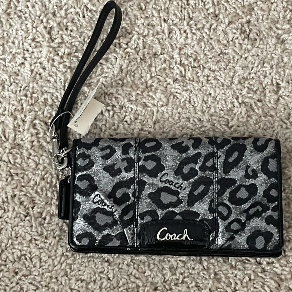 Rare vintage coach silver leopard wallet/wristlet